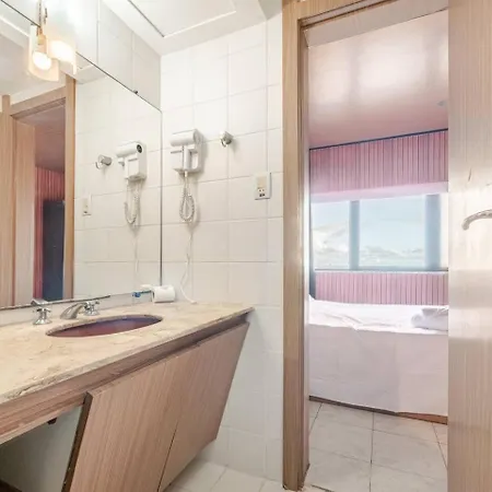 Lindo Apt Vista Mar Completo Com Piscina No Rooftop Do Edf, Proximo Ao Porto Da Barra Salvador Exterior photo