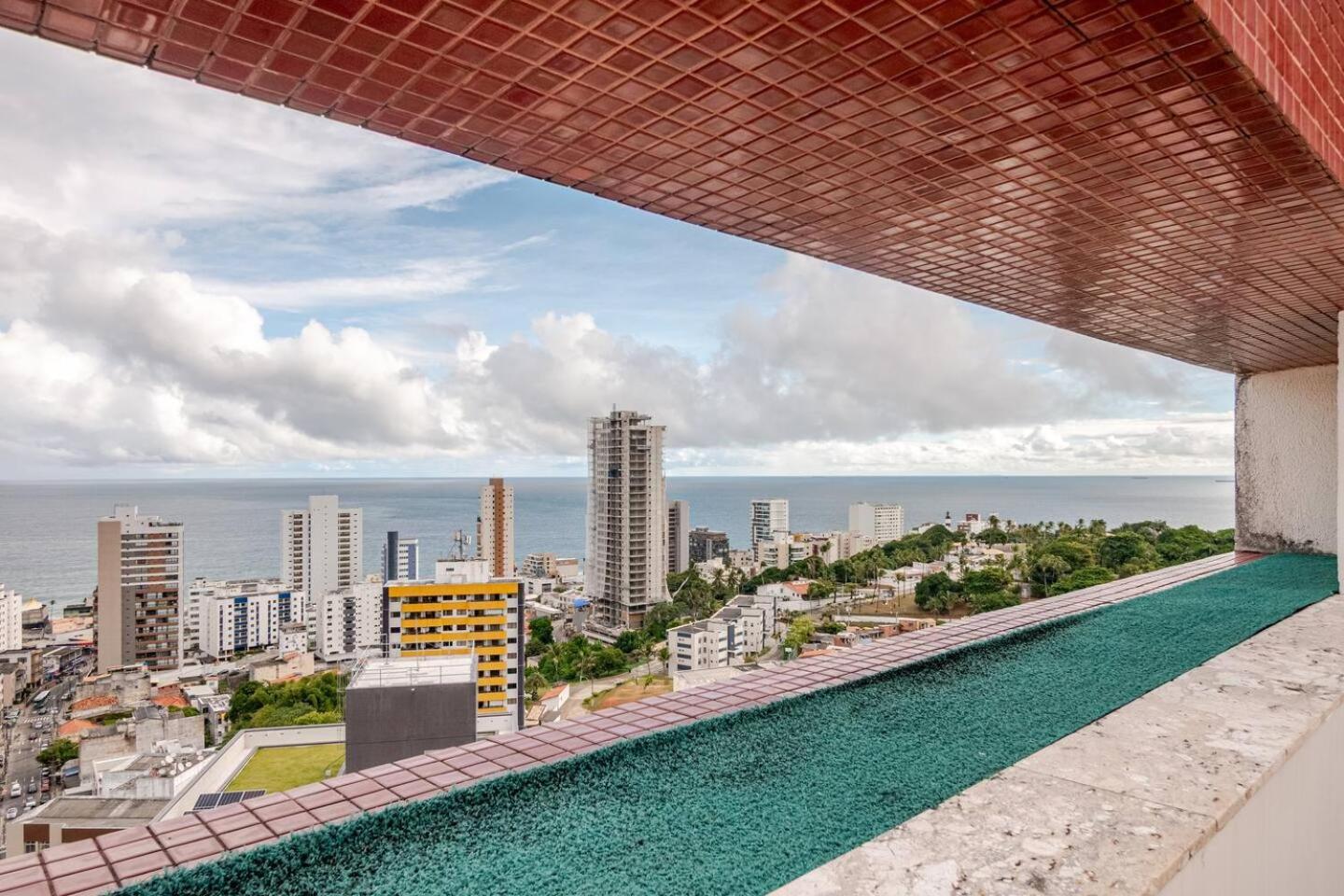 Lindo Vista Mar Completo Com Piscina No Rooftop Do Edf, Proximo Ao Porto Da Barra * Salvador